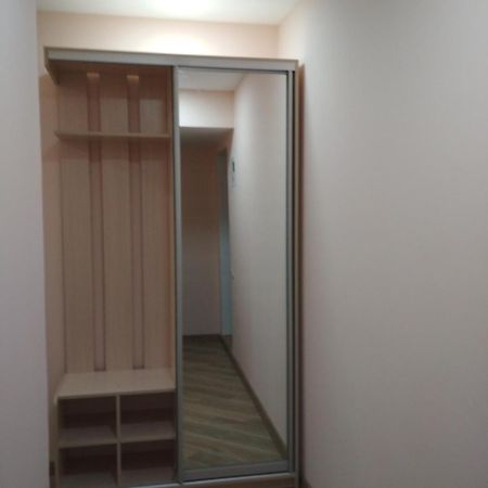 Apartments In The Center Maidan Riwne Exterior foto